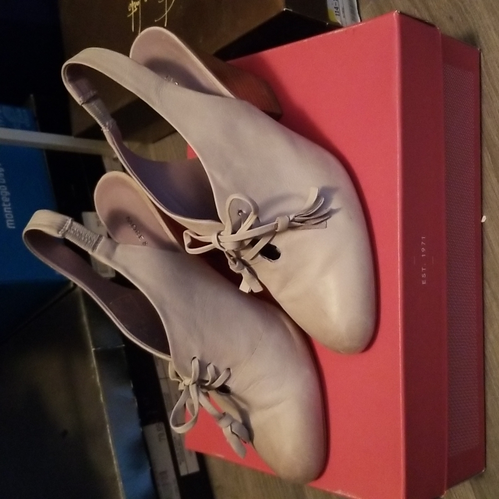Women's dress shoes